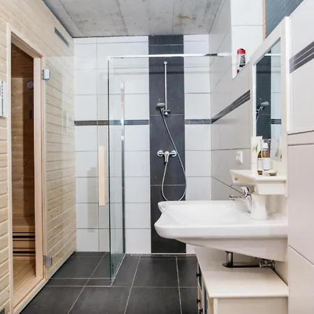 Nocky- Sauna- Wandern- Berge- Auszeit- Liftnaehe